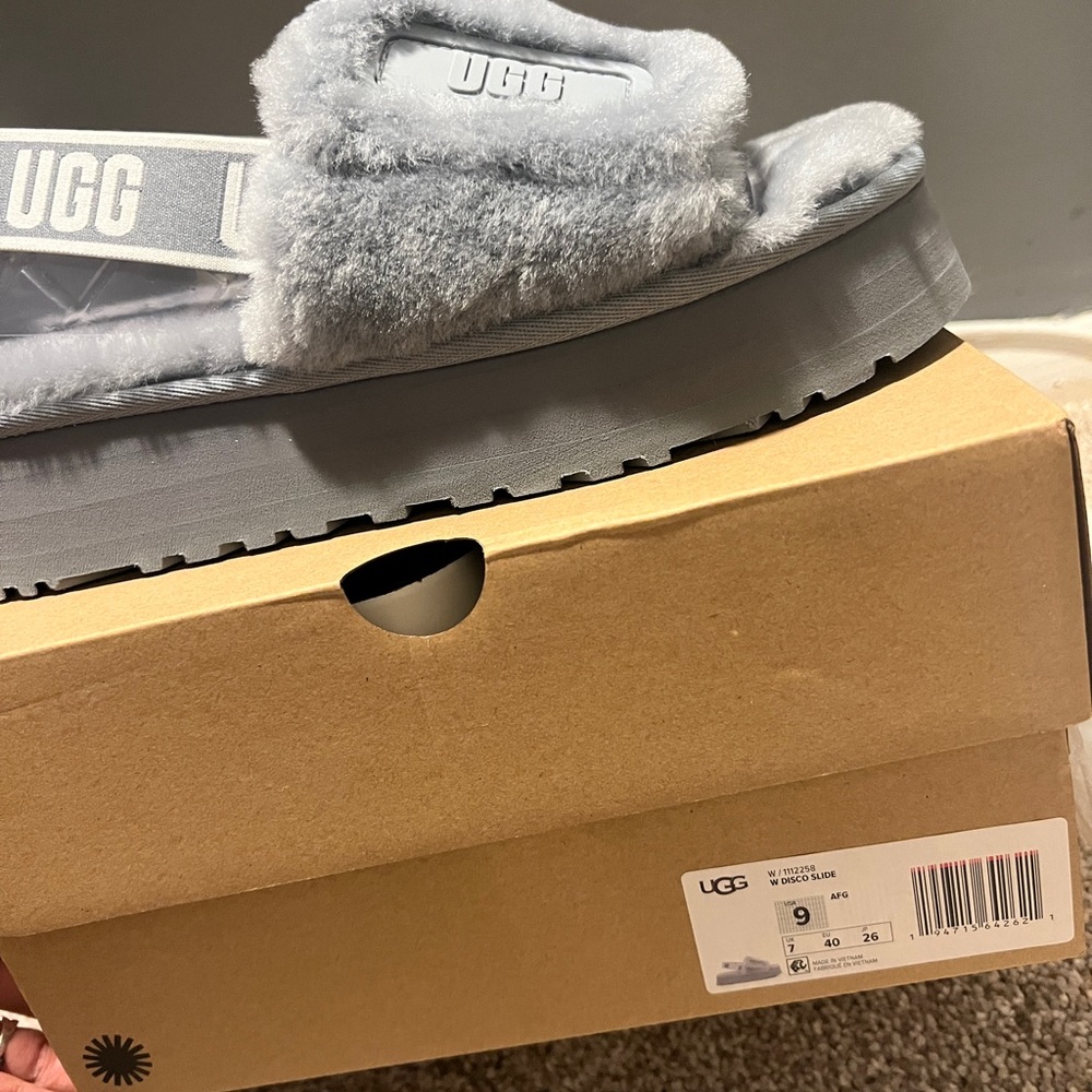 SOLD ELSEWHERE DONT PURCHASE !!-Ugg Disco Platform Slides !! - Picture 7 of 7